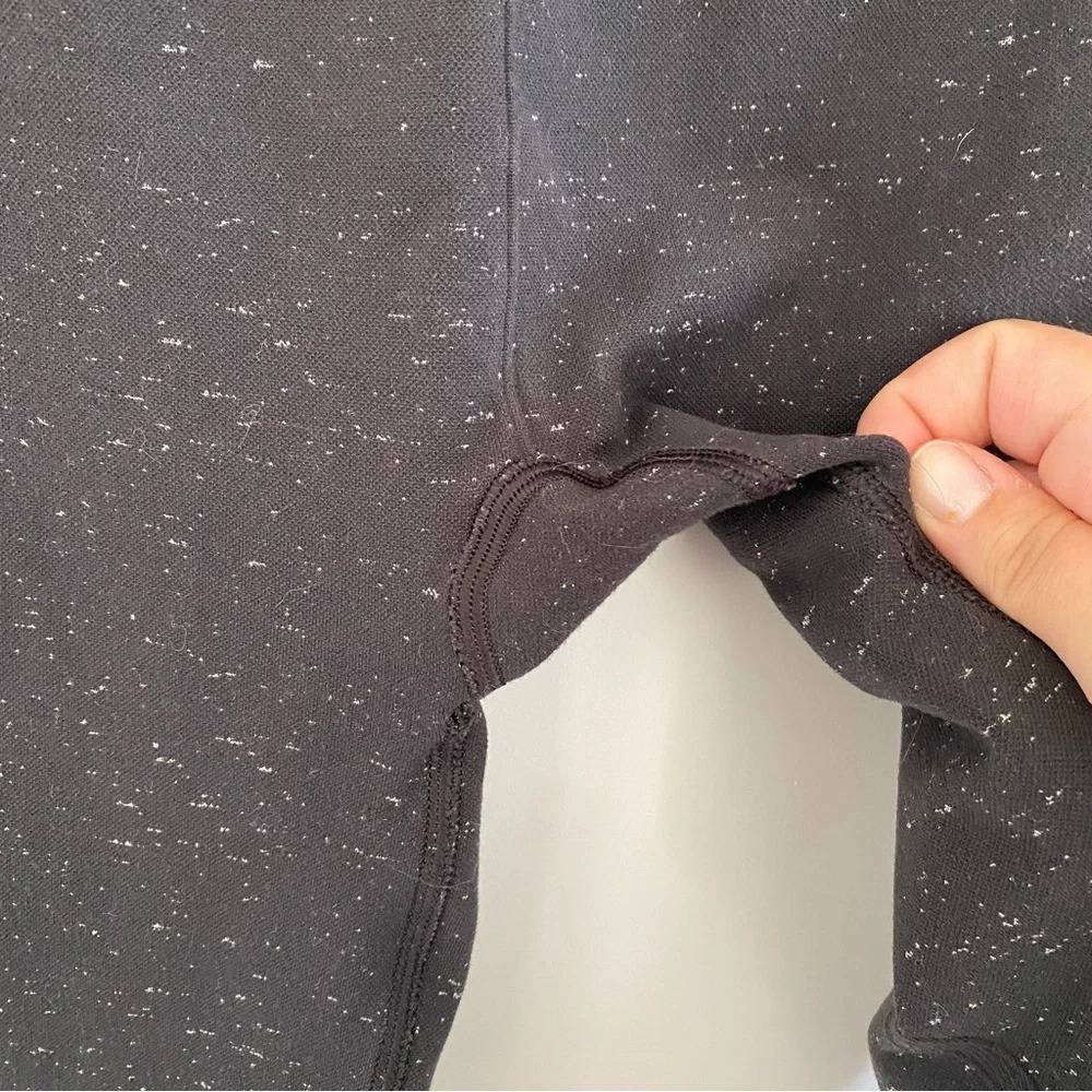 Lululemon Black Speckled Compression Tight Capris Size 6 - Picture 2 of 7